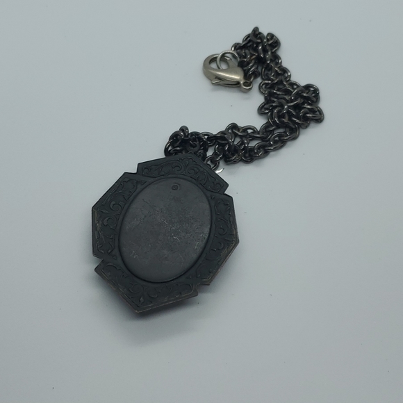 GASOLINE GLAMOUR SWAROVSKI RHINESTONE NECKLACE GLD - Picture 3 of 3